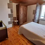 Grand 12 Personnes Proche Du Lioran Nyaraló *