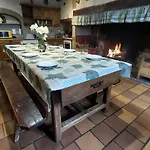 Grand 12 Personnes Proche Du Lioran Nyaraló *