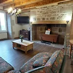 Grand 12 Personnes Proche Du Lioran Nyaraló *