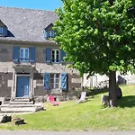 Grand 12 Personnes Proche Du Lioran Nyaraló