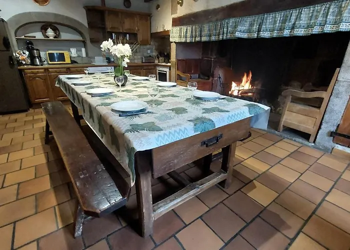 Grand 12 Personnes Proche Du Lioran Feriehus *