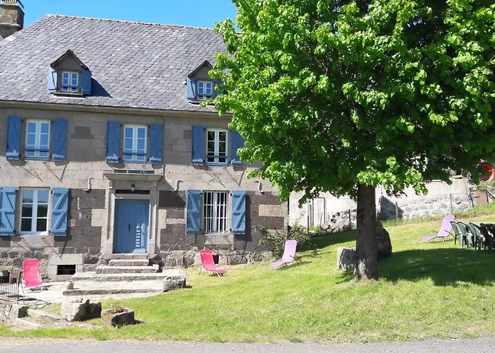 Grand 12 Personnes Proche Du Lioran Feriehus