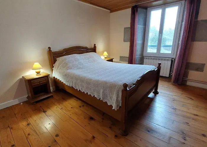 Grand 12 Personnes Proche Du Lioran Feriehus *