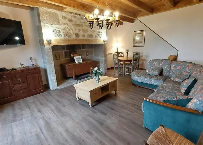 Grand 12 Personnes Proche Du Lioran Feriehus Thiézac